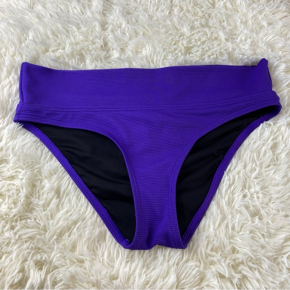 Victoria's Secret Purple Bikini Bottom. Size Small. - Picture 1 of 7
